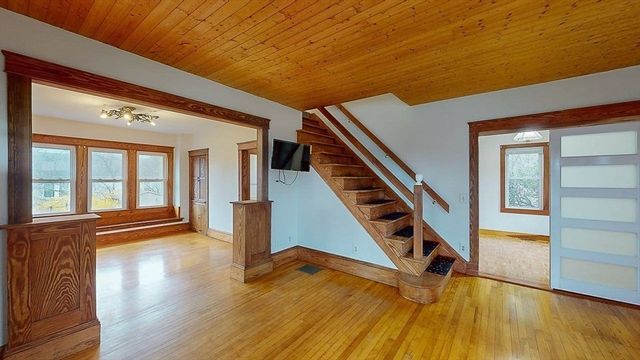 86 Saint Nicholas Ave, Worcester, MA 01606