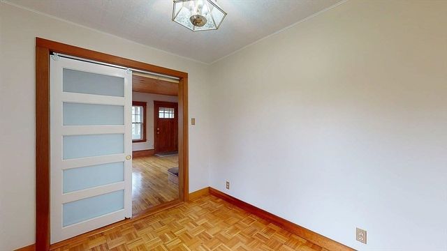 86 Saint Nicholas Ave, Worcester, MA 01606