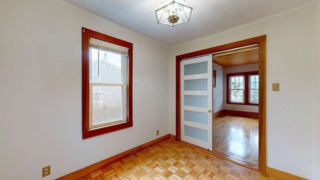 86 Saint Nicholas Ave, Worcester, MA 01606