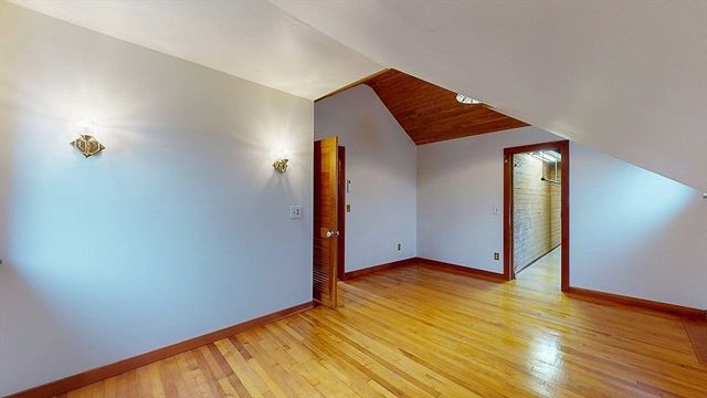 86 Saint Nicholas Ave, Worcester, MA 01606