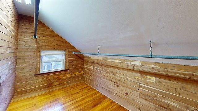 86 Saint Nicholas Ave, Worcester, MA 01606