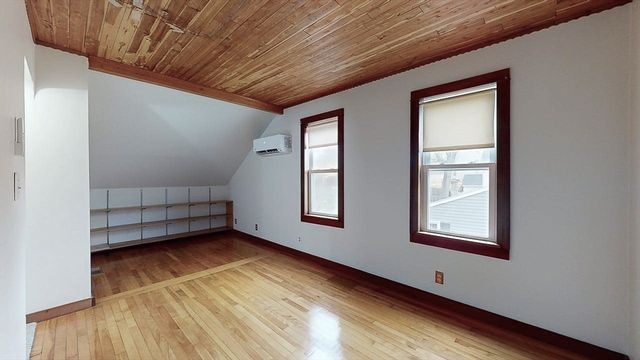 86 Saint Nicholas Ave, Worcester, MA 01606