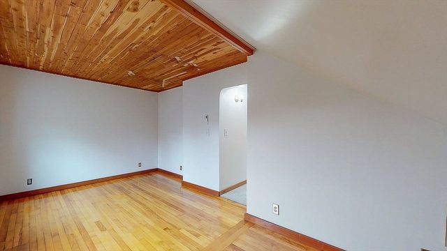 86 Saint Nicholas Ave, Worcester, MA 01606