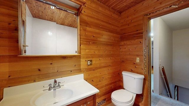 86 Saint Nicholas Ave, Worcester, MA 01606