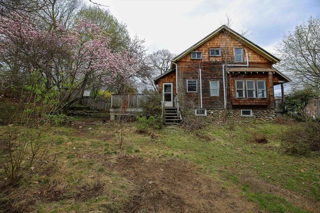 86 Saint Nicholas Ave, Worcester, MA 01606