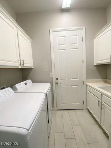 7583 Desert Rhyolite Street, Las Vegas, NV 89113