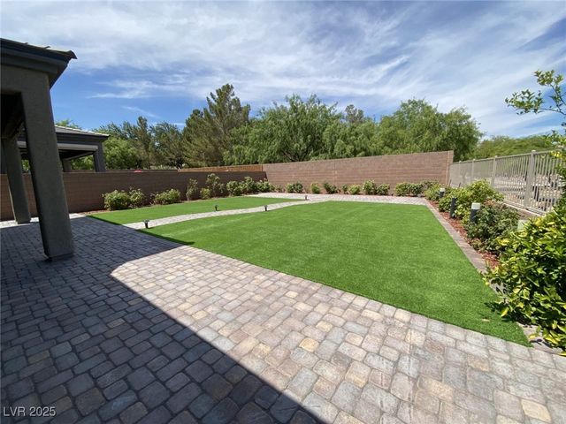 7583 Desert Rhyolite Street, Las Vegas, NV 89113