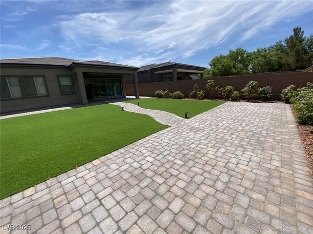 7583 Desert Rhyolite Street, Las Vegas, NV 89113