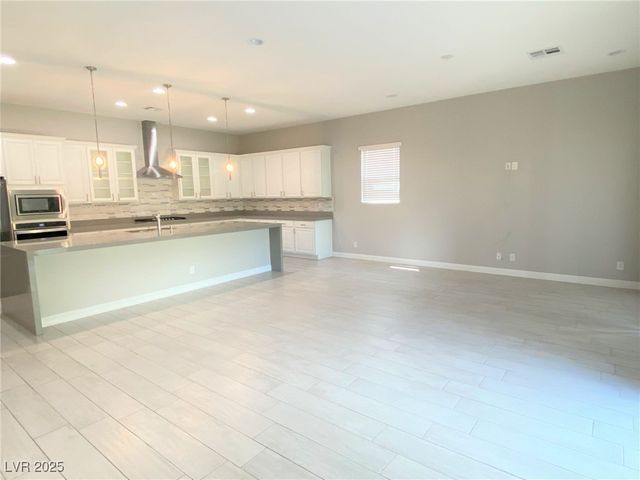 7583 Desert Rhyolite Street, Las Vegas, NV 89113