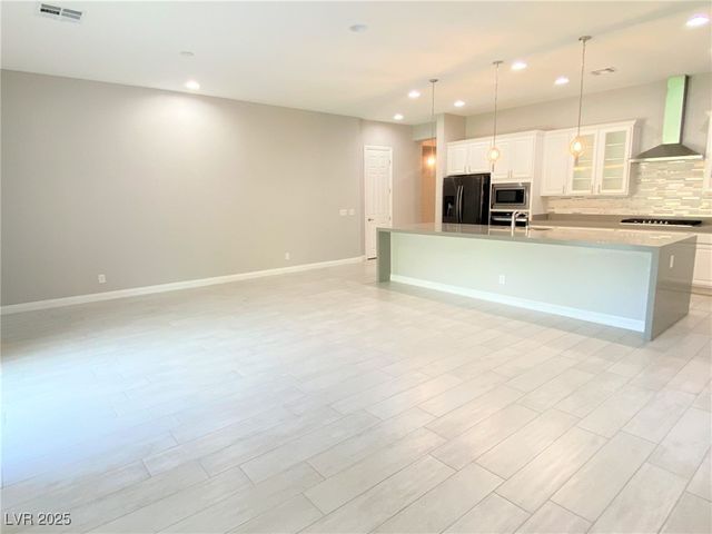 7583 Desert Rhyolite Street, Las Vegas, NV 89113