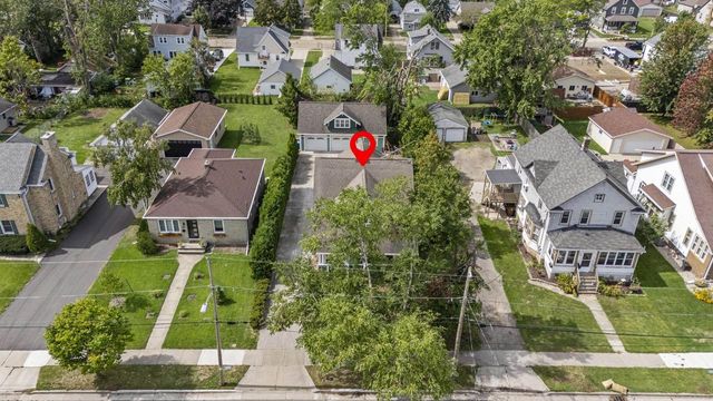 379 NAYMUT STREET, Menasha, WI 54952