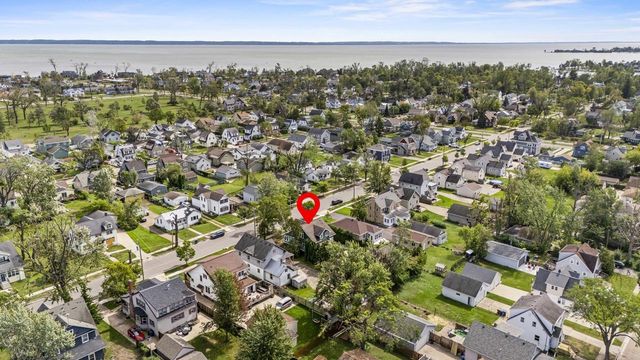 379 NAYMUT STREET, Menasha, WI 54952