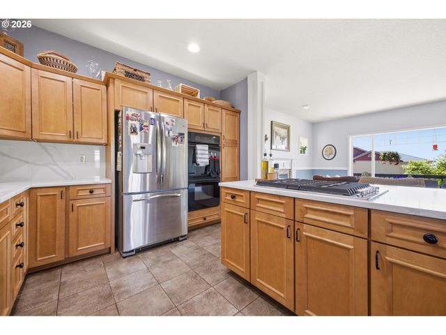 843 W Y St, Washougal, WA 98671