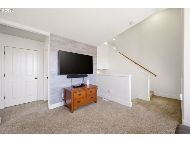 843 W Y St, Washougal, WA 98671