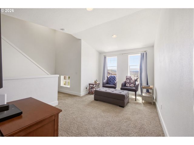 843 W Y St, Washougal, WA 98671