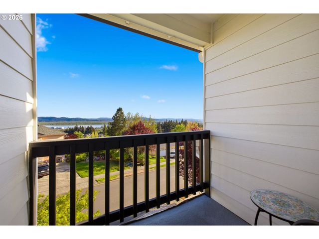 843 W Y St, Washougal, WA 98671