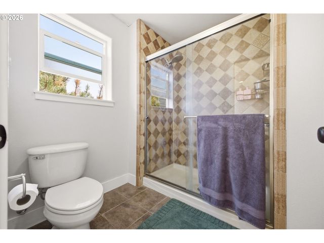 843 W Y St, Washougal, WA 98671