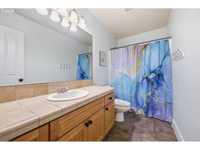 843 W Y St, Washougal, WA 98671