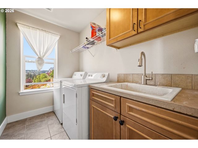 843 W Y St, Washougal, WA 98671