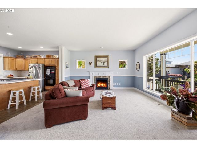 843 W Y St, Washougal, WA 98671