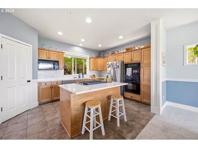 843 W Y St, Washougal, WA 98671