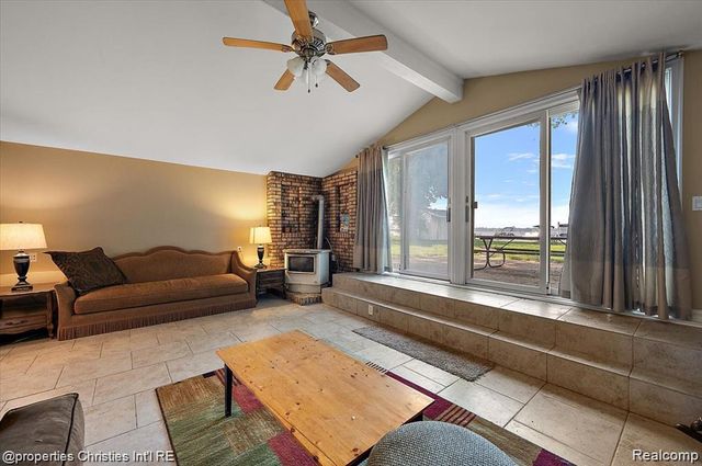 11346 E Shore Drive, Whitmore Lake, MI 48189