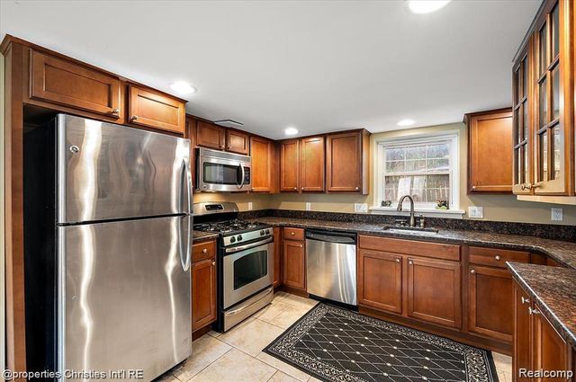 11346 E Shore Drive, Whitmore Lake, MI 48189