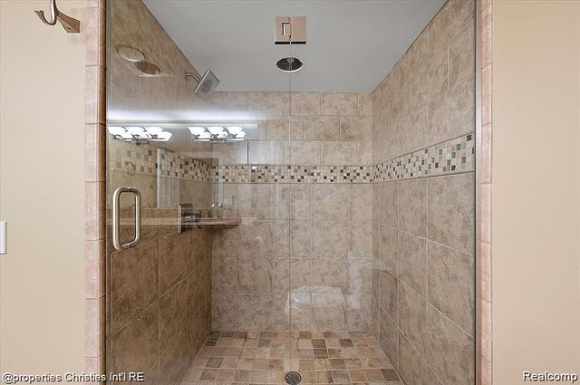 11346 E Shore Drive, Whitmore Lake, MI 48189