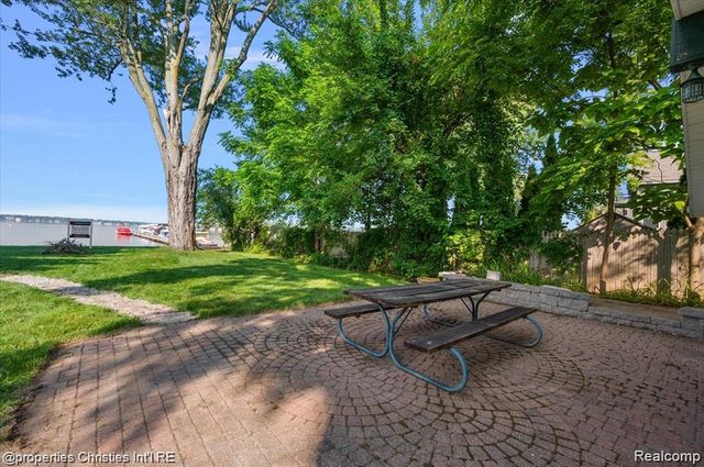 11346 E Shore Drive, Whitmore Lake, MI 48189