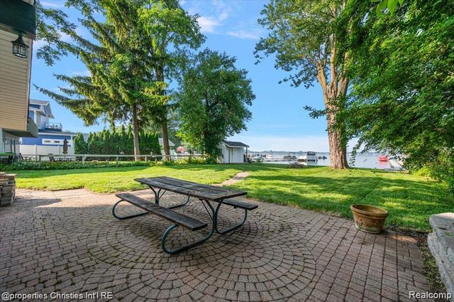 11346 E Shore Drive, Whitmore Lake, MI 48189