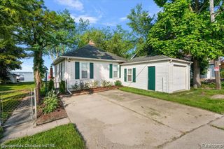 11346 E Shore Drive, Whitmore Lake, MI 48189