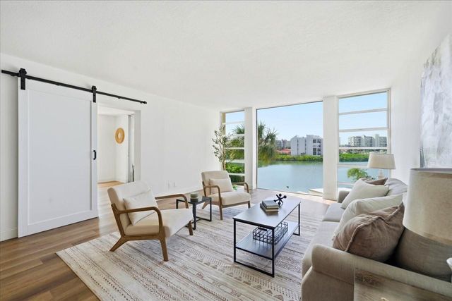 7400 SUN ISLAND DRIVE S 202, South Pasadena, FL 33707