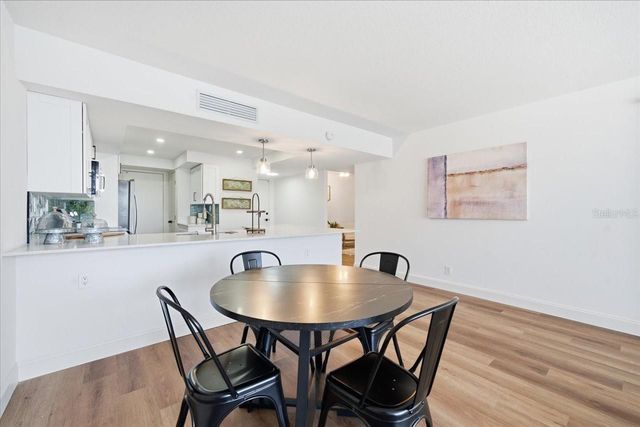 7400 SUN ISLAND DRIVE S 202, South Pasadena, FL 33707