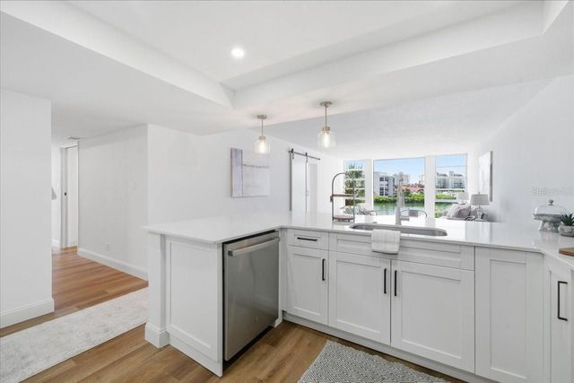 7400 SUN ISLAND DRIVE S 202, South Pasadena, FL 33707