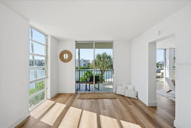 7400 SUN ISLAND DRIVE S 202, South Pasadena, FL 33707