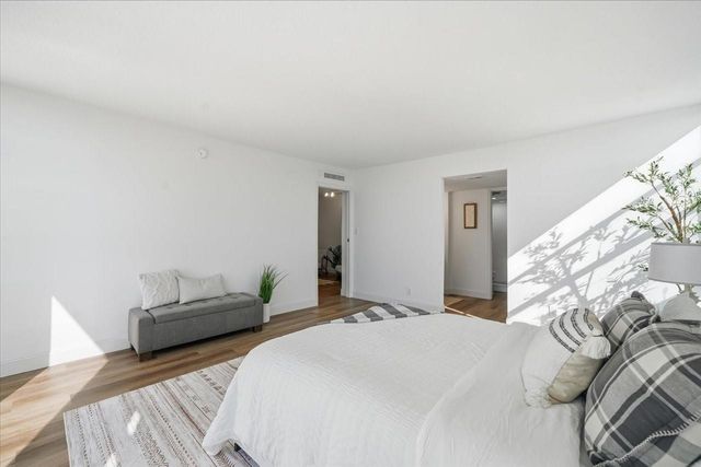 7400 SUN ISLAND DRIVE S 202, South Pasadena, FL 33707