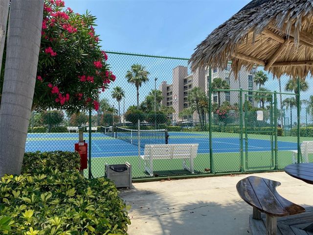 7400 SUN ISLAND DRIVE S 202, South Pasadena, FL 33707