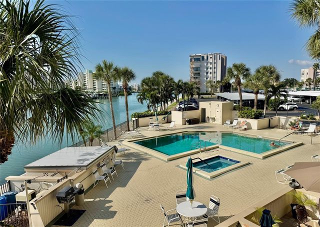 7400 SUN ISLAND DRIVE S 202, South Pasadena, FL 33707