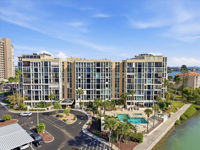 7400 SUN ISLAND DRIVE S 202, South Pasadena, FL 33707