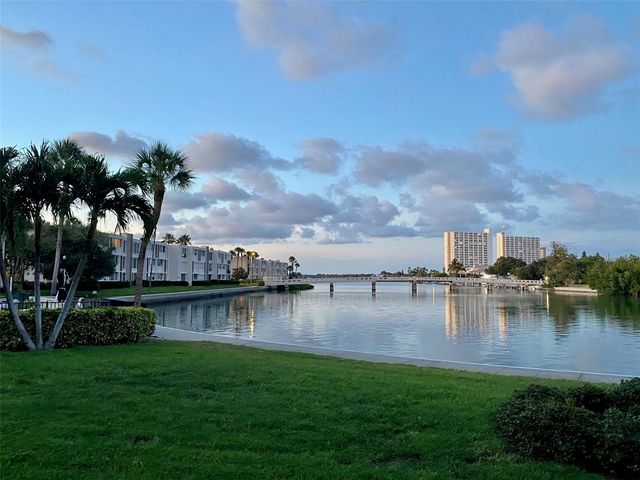 7400 SUN ISLAND DRIVE S 202, South Pasadena, FL 33707