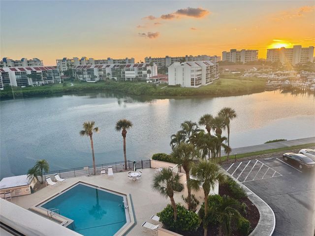 7400 SUN ISLAND DRIVE S 202, South Pasadena, FL 33707