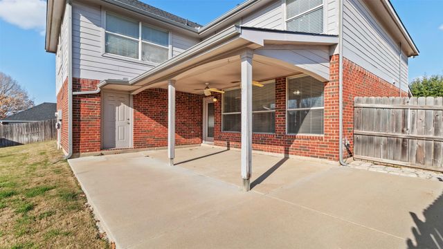2901 Saint Charles Drive, Mansfield, TX 76063