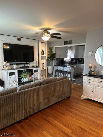 422 W Linden Ave, Linden City, NJ 07036