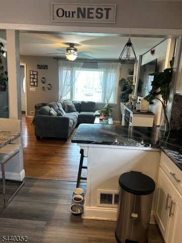422 W Linden Ave, Linden City, NJ 07036