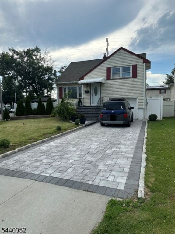 422 W Linden Ave, Linden City, NJ 07036