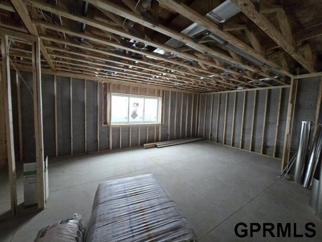 9160 Hillcrest Trail, Lincoln, NE 68510