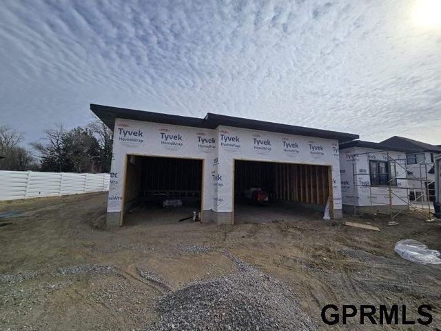 9160 Hillcrest Trail, Lincoln, NE 68510