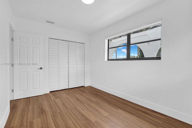 2460 NW 175th St, Miami Gardens, FL 33056