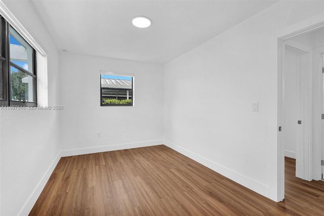 2460 NW 175th St, Miami Gardens, FL 33056