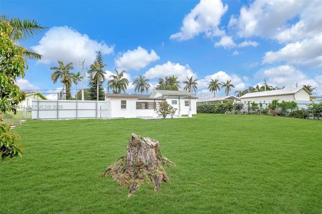 2460 NW 175th St, Miami Gardens, FL 33056